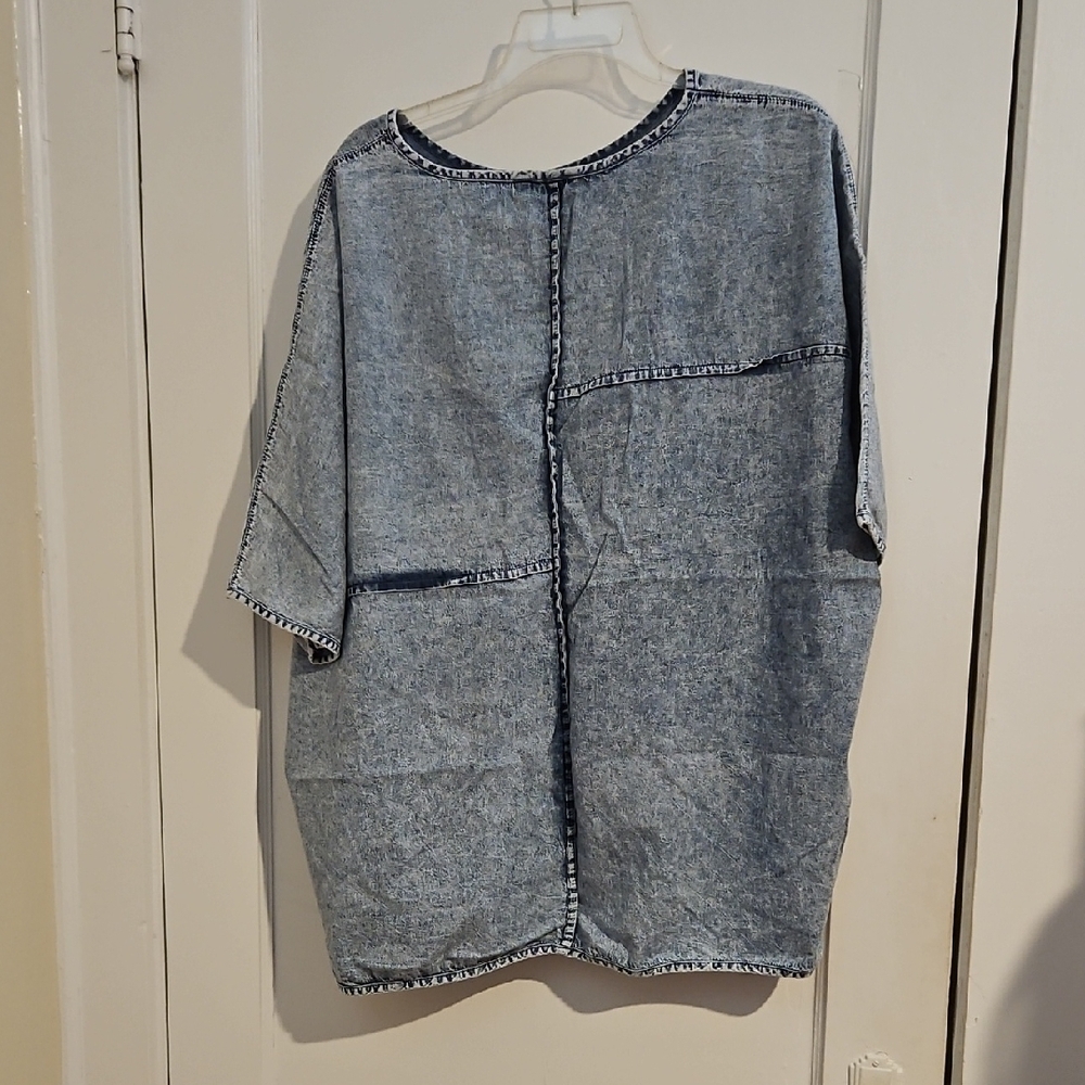 Zenana Outfitters Light Blue Denim-Look Top Size Large - Picture 5 of 5